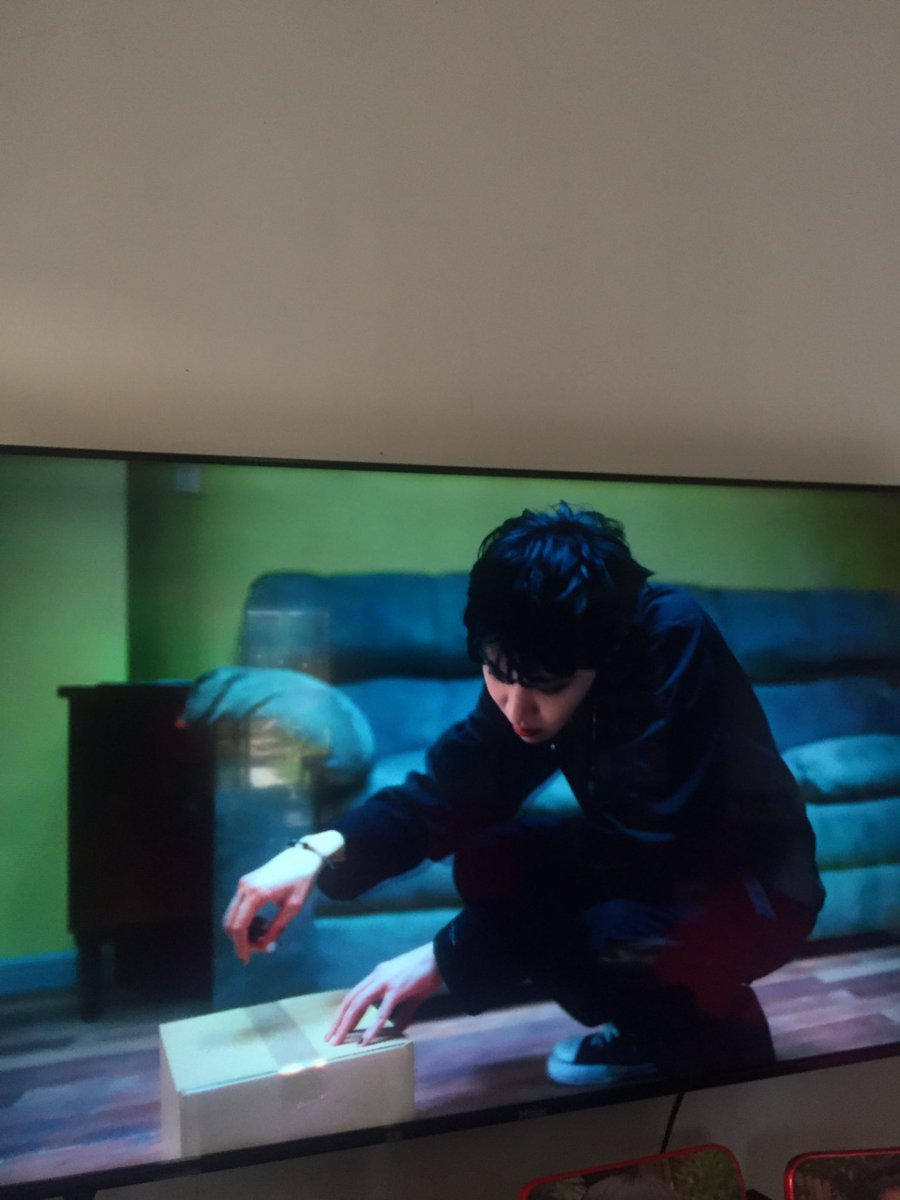 jkbestmaknae's tweet image. im super ia bcs of my graduation week but i want to express how proud i am to youu hobii!! You did very well mahal and you never fail to amaze me every sec. I love youuu so much my rockstar!! 

#StreamMore #JackInTheBox