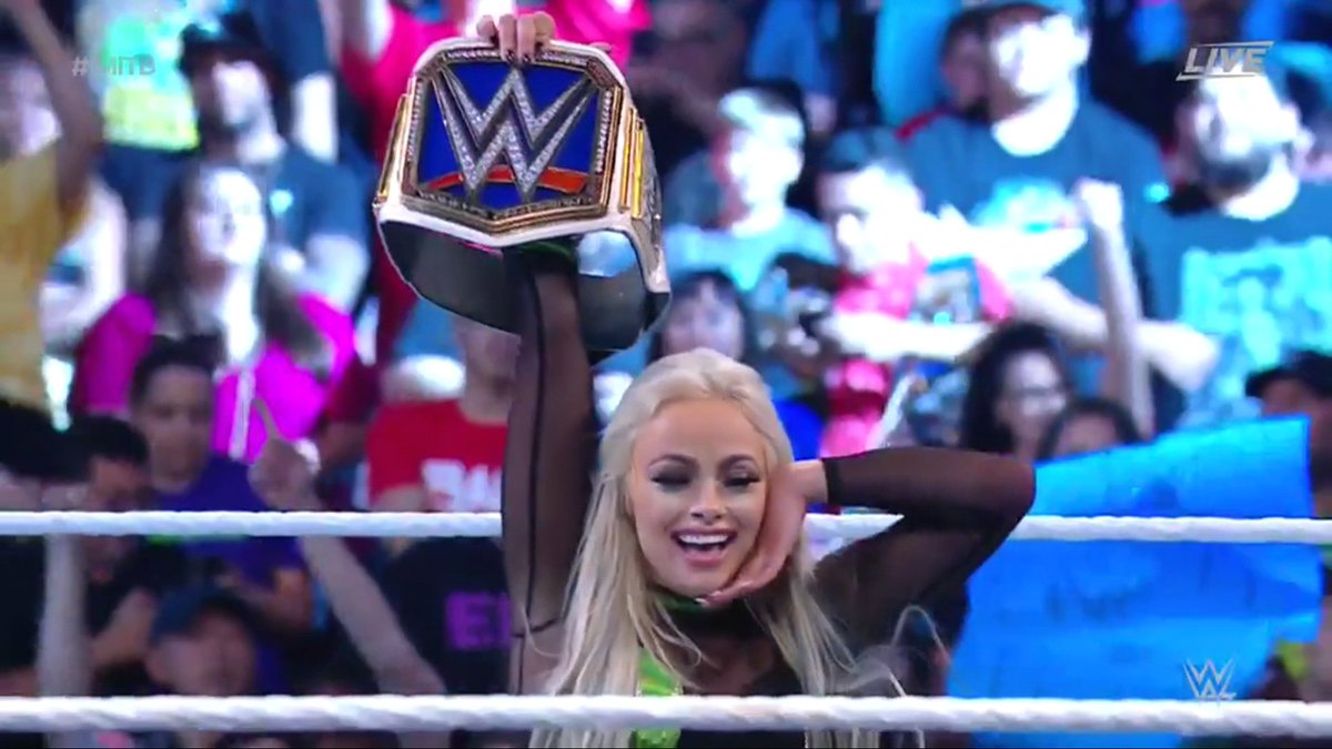 micke627's tweet photo. Quel beau dimanche !! ๐คฉ๐๐ฅ #MITB #MoneyInTheBank #MITBFR #MITB2022 #WWE @YaOnlyLivvOnce https://t.co/OQWgMMbWzM