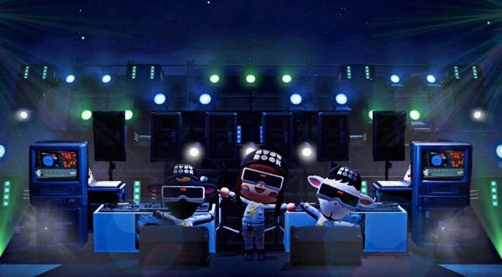 ATSUROCKFES's tweet image. G-MODELの制服と言っても過言ではない"ツナギ"をカムワイもお揃いで着用！初めてのコラボとは思えない2DJ1MCのアツい波が観客の心を掻っ攫う！
セットリスト
①aquArium（コラボ新曲）
②Pentagon
③道明寺
④曼荼羅見聞録
⑤DOPA（コラボ新曲）
⑥フレンズ
EC1. me &amp;amp; me
EC2. サンキューテクノ