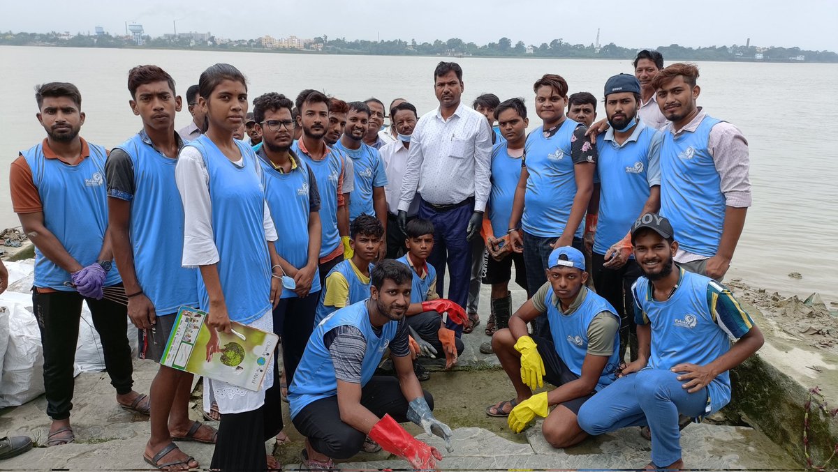 Pahchanfoundat1's tweet photo. #InsanTeriGangaMaily
#week75
Clean up drive.
We have organized a special clean up drive today and Volunteers of the organization collected almost 300 Kg of garbage today from Peer Ghat, Titagarh....https://t.co/XI2c8iGypX
#Pahchanfoundation #ClimateAction #climatechange https://t.co/hpvNpAQHKV