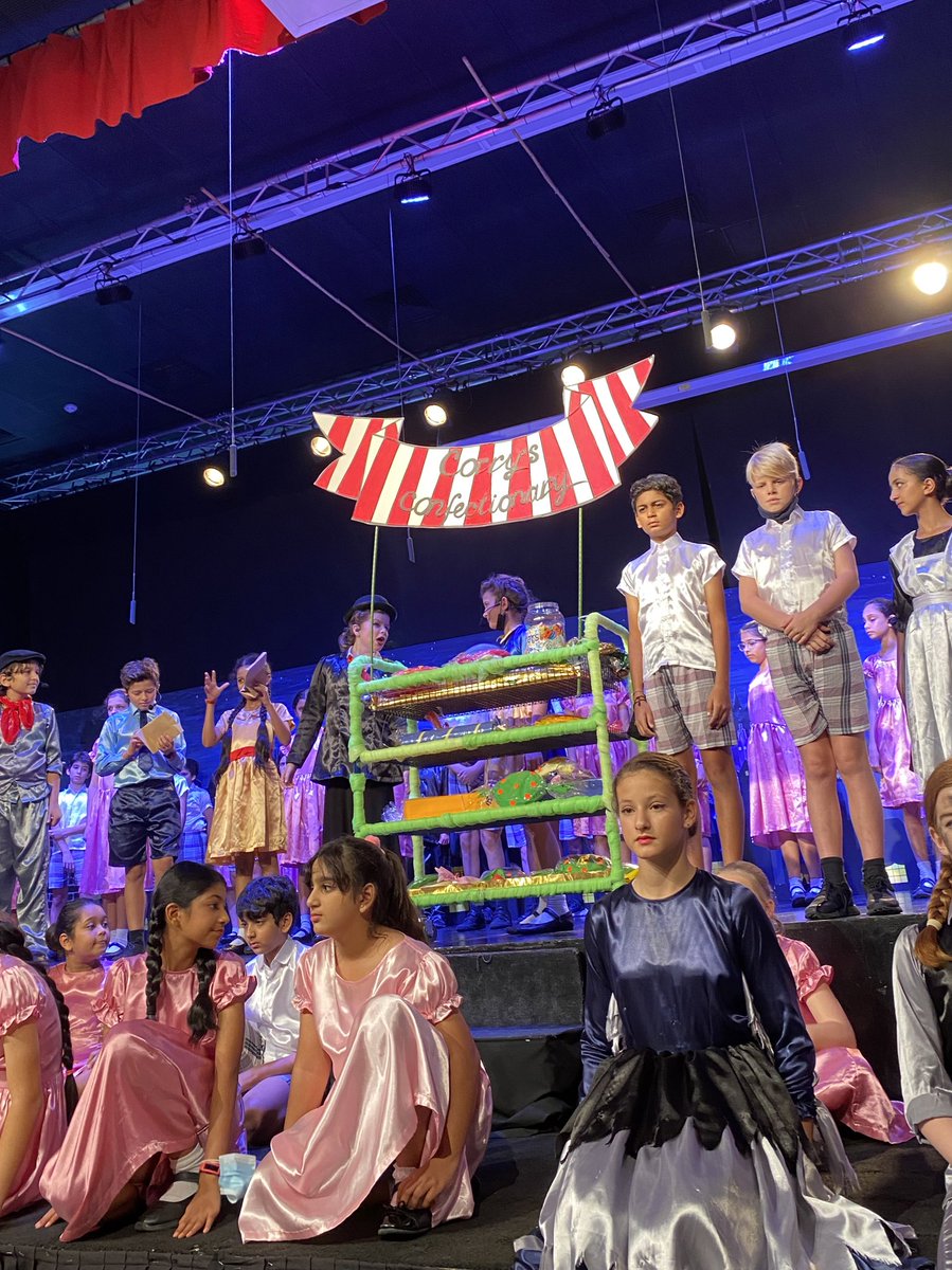 Huge congratulations to the casts of MARY POPPINS <a href="/JPSDubai/">GEMS JPS</a>! Amazing work from the students and creative team led by <a href="/OconnorCharlie/">charlie o'connor</a>. The first live musical in 2 years! So glad to have been a part of this magical production. ❤️ #ArtsIntlOrg