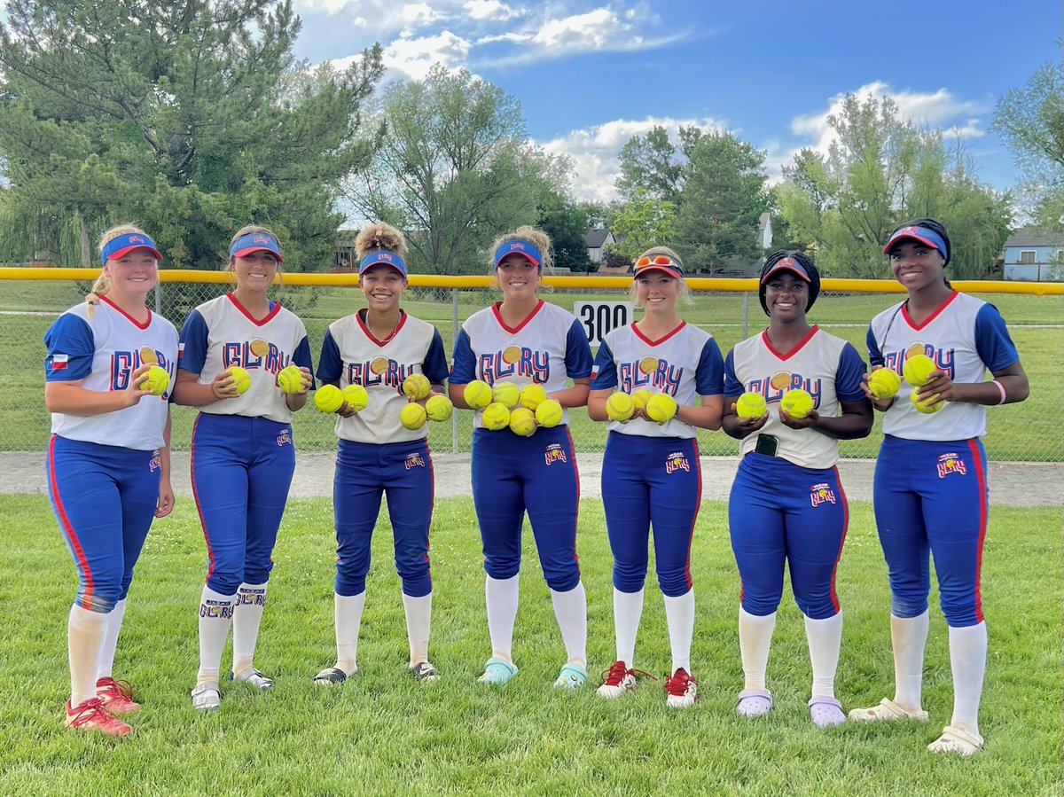 Colorado 💣BOMB SQUAD💣 22 Dingers!!!! These ladies racked up the hits this week! Great job!! #dingersfordays #1swing1team1program #16uTexasGloryNaudin