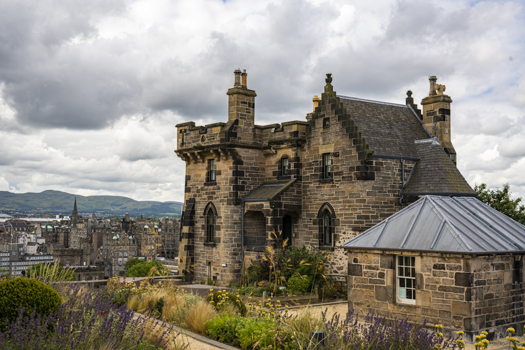 Good morning everyone 🤗 have a nice day  🥰 View of Edinburgh from Calton Hill 🥰 #Scotland #Edinburgh #city #CaltonHill #SonyAlpha ☀️🏴󠁧󠁢󠁳󠁣󠁴󠁿☀️🏴󠁧󠁢󠁳󠁣󠁴󠁿☀️🏴󠁧󠁢󠁳󠁣󠁴󠁿☀️🏴󠁧󠁢󠁳󠁣󠁴󠁿☀️