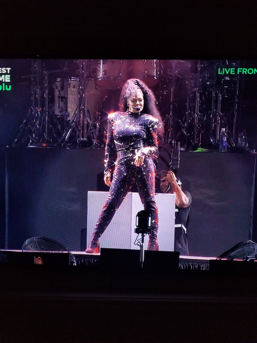 MrWintour's tweet photo. Dear @hulu, @Essence, @essencefest, @JanetJackson, and anybody else who can make this happen,

WE NEED THIS PERFORMANCE AVAILABLE TO US FOREVER! 🙌🏾😭

Sincerely,
Literally Everyone on EARTH 🌍

#JanetJackson #essencefestival #essensefest #JanFam https://t.co/BDY1V2yhP2