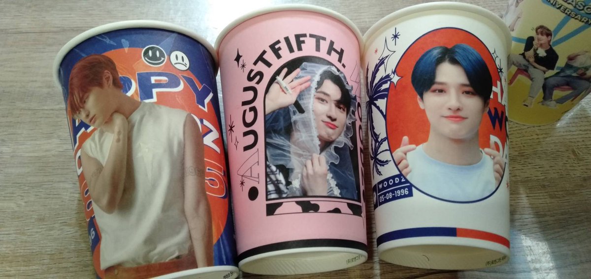 _tkxJS's tweet image. แจก คนละ 2 ชิ้น
ออกค่าส่งเอง 50 บาท รับเพิ่ม +10
แพคใส่กล่อง ให้ของแถมที่ได้จากคาเฟ่คละๆไปให้นะครับ
 #hanseungwoo
#woodz  #DOHANSE #HANSE #ALICE
#VICTON
#Hanseungwoo #x1