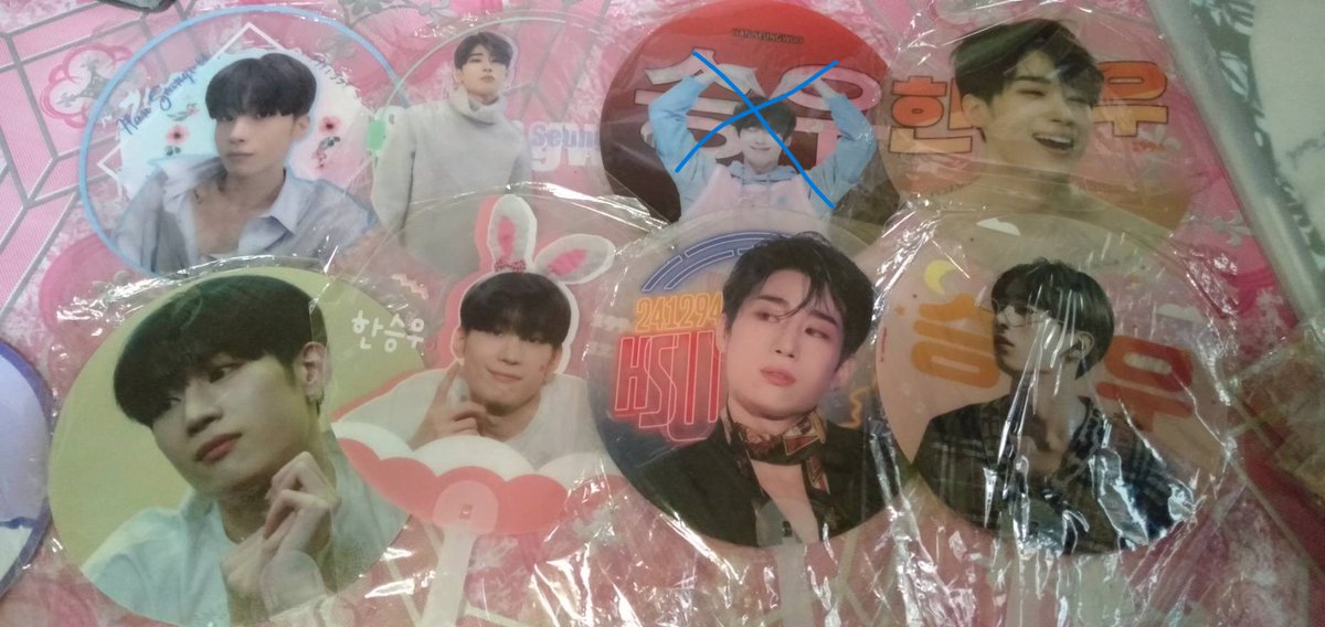 _tkxJS's tweet image. แจกครับ เลือกคัฟ 3 ใบ พัด 1 อัน
ออกค่าส่งเอง 60 บาท
ของแถมการ์ด โปสการ์ด ของที่ได้จากคาเฟ่ที่ไปจะคละๆไปให้นะครับ
#VICTON
#Hanseungwoo #x1