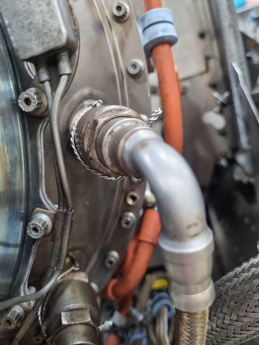 alexbrown451's tweet photo. Finished a fantastic week of work experience @AirbusHeli. Learnt about loads of cool stuff and even got involved with both mechanical and avionics aspects of the maintenance cycle. I think it's fair to say my wire locking was pretty good.

@451SqnATC  @followHTIS @OCWMercianWing https://t.co/q6dMpgbdzE
