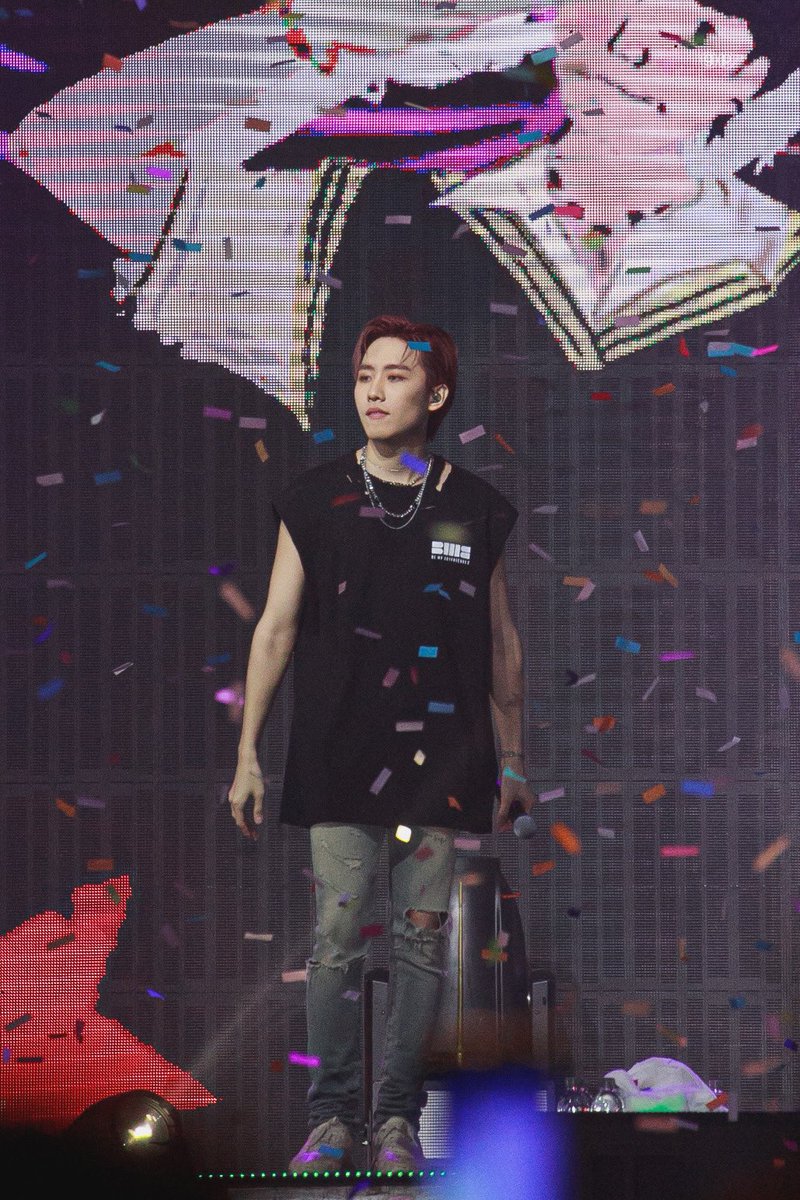 Gravitation_P's tweet photo. Be My BoyFriend🎤
.
@Mmarksiwat 
#BEMYBOYFRIENDS2CONCERT 
#MSIWAT https://t.co/TrlraYAc3p