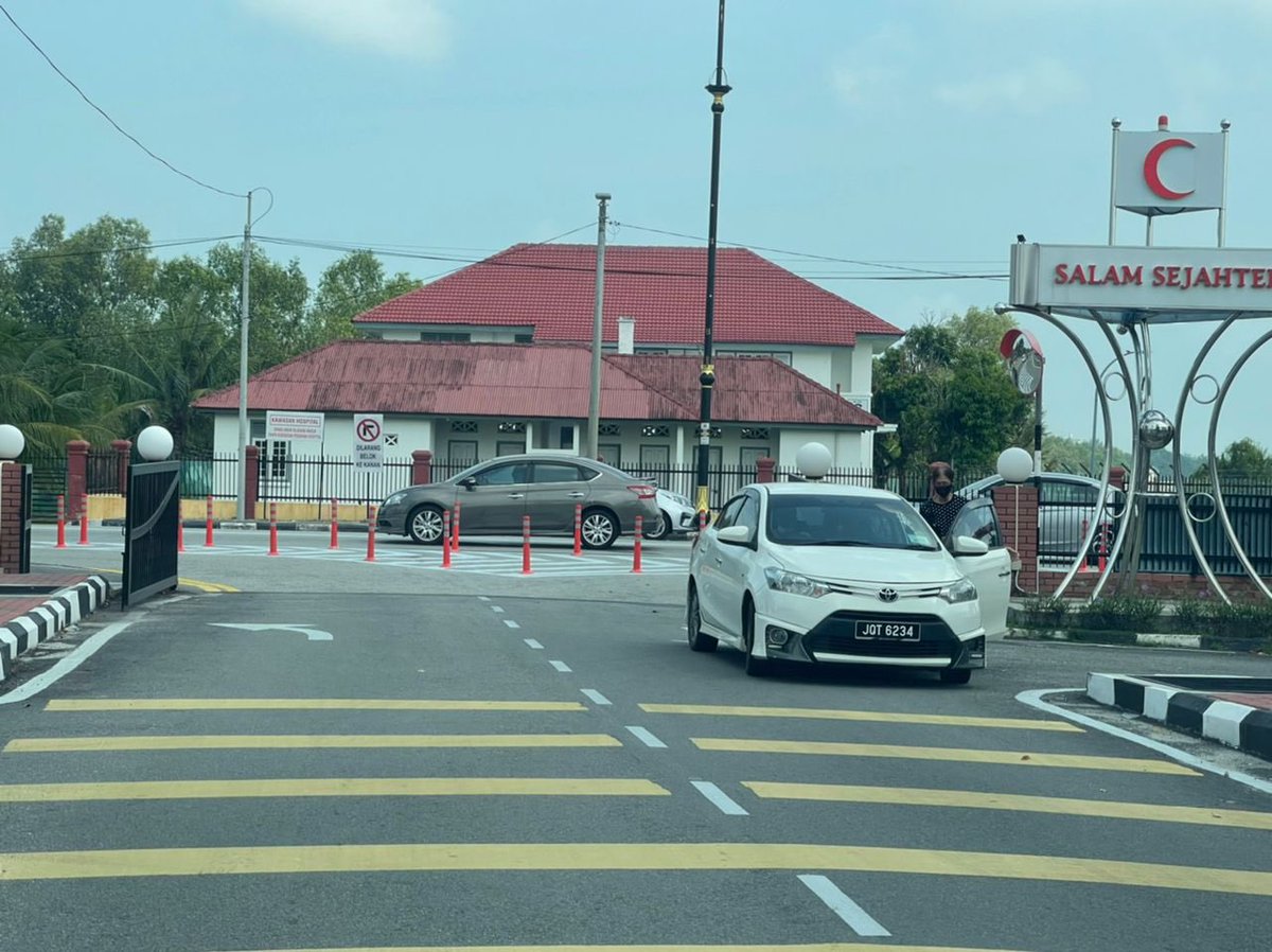 PEMBERITAHUAN

Perubahan Laluan Masuk Belok Ke Kanan (Dari bandar Muar) ke Hospital Pakar Sultanah Fatimah, bagi mengurangkan kemalangan yang kerap berlaku di hadapan pintu masuk utama ke HPSF.

Pengunjung / pengguna sila gunakan laluan Jalan Sungai Abong utk ke HPSF.