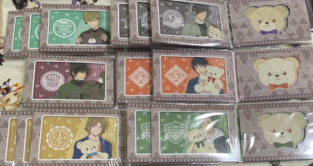 【譲渡】ワールドトリガー ワートリ くじメイト アクスタ 缶バッジ フォトカード
譲:犬飼、辻、影浦、村上、隠岐、王子
求:B.C賞　各定価、D賞各400円＋送料

キャラ毎まとめての場合、送料込みで
犬飼、辻→3000円
影浦→2200円
村上→2500円
隠岐→1800円
王子→1100円
身内代理分です。郵送のみ。