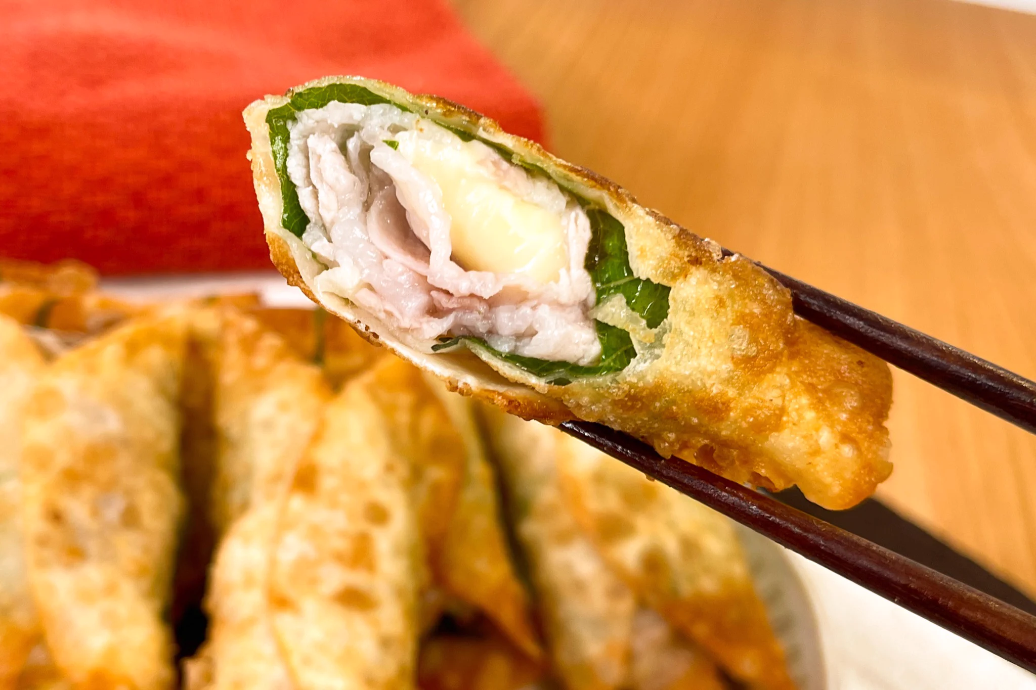 ぎょうざの皮が余ったら是非！豚バラ大葉チーズ巻きレシピ‼