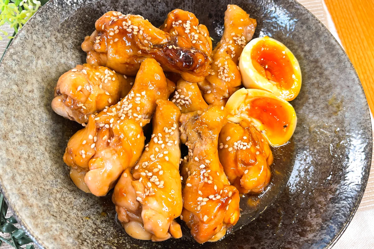 レンジで簡単にできるおつまみレシピ。手羽元の甘辛煮。