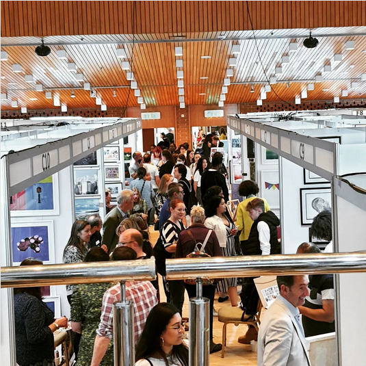 Parallax Art Fair opens today, 11am-5pm. Last day is always great for deals. 300 exhibitors, including Paul Michael Glaser, and over 7000 products. No commission and no VAT on some UK artists Free tickets > parallaxaf.com/tickets.php

Image: Kareen Herbert (Shop H5)