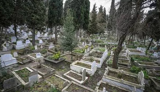 muhendisyenn's tweet photo. Bu flood hastane odasında herkese yardım etmek isterken öldürülen,hiçbir zaman empati yapılmayan, herkes tarafından dışlanan,katledilen,öldürülen,mobbing altında intiharlara sürüklenen,sessiz çığlıklarda katledilen doktorlar ve sağlık çalışanlarının yaşadıklarını anlatıyor.Okuyun https://t.co/EXZNrMIsal