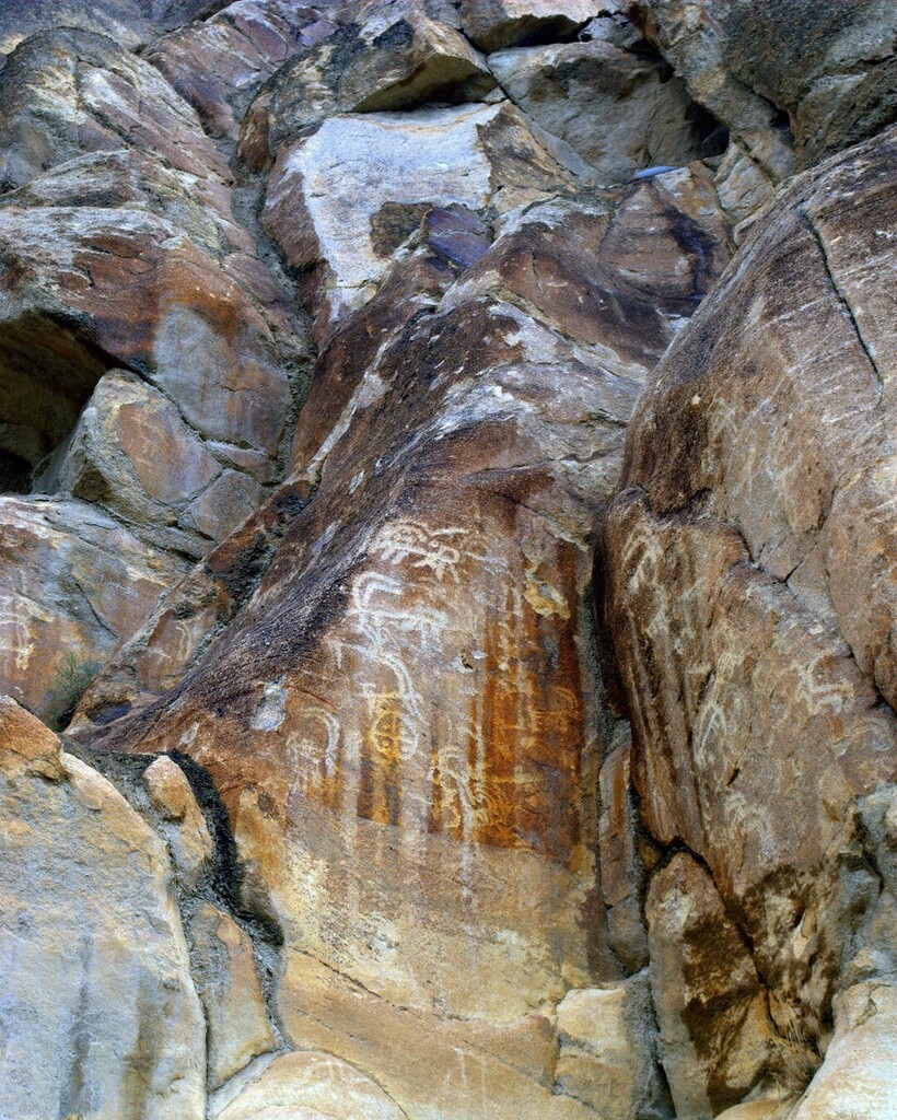 bushranaz's tweet photo. The #SacredRocks of #Hunza or #Haldeikish, the earliest Petroglyphs / rock carvings along the ancient silk route dating back to the 1st Millennium AD #Pakistan #travel #beautiful #travelphotography #photography #travelblog #Buddhism #history #happy #traveler https://t.co/CTF4pogct4