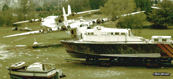TheSuffolkMan's tweet photo. 205/209 #Short #Sunderland #Flying #Boat flying into #HongKong plus #Boneyard #Seletar #Singapore 1958/59 #RTTL #Launch #FEAF #FEFBW https://t.co/mf7yNTfPcW