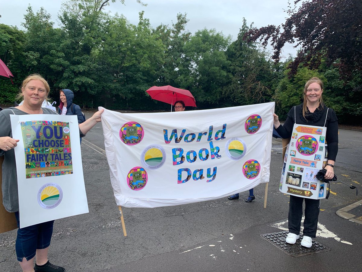 The school won 2nd prize 🏆 for their entry in this years’ town carnival. We chose the theme ‘World Book Day’ to celebrate its 25th anniversary and even better meant that children got to think about their favourite books and wear their costumes again. #worldbookday
