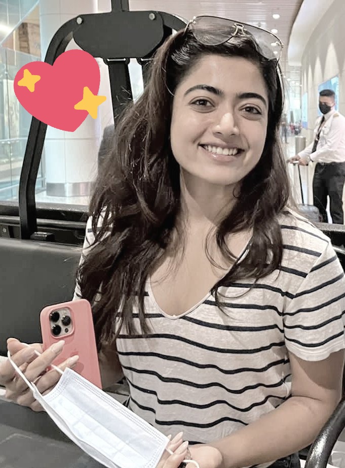 OnlyRashmika's tweet photo. Cutey...#darlingrosh #sweetheart #RashmikaMandanna @iamRashmika https://t.co/99ajBVqSvz