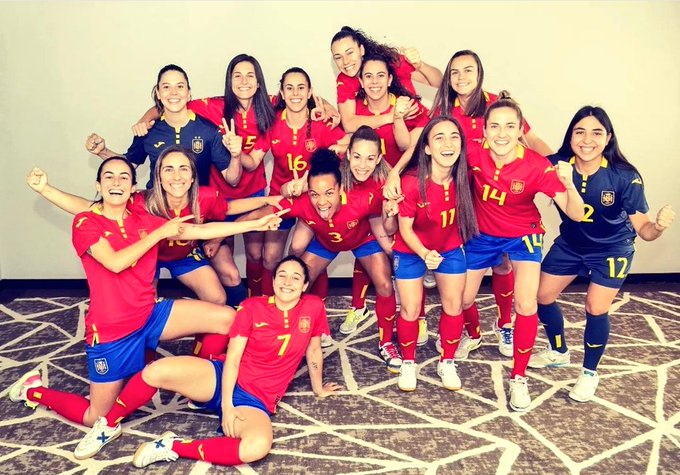 Selección España Fútbol Sala femenina FWudtxHXEAAg4m0?format=jpg&name=small