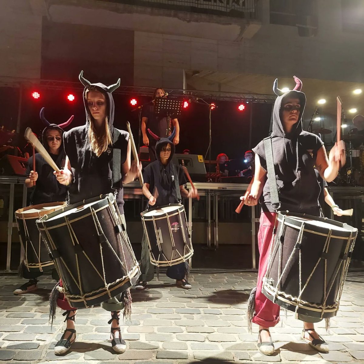 pep_busquets's tweet photo. Quin gran inici d'Escaldàrium! Ahir vam vibrar amb el Templàrium i el Concertàrium.
#escaldarium22 @diablescaldes @BombersCaldes #LaForca @AjCaldesMontbui https://t.co/kyiE3xZkmi