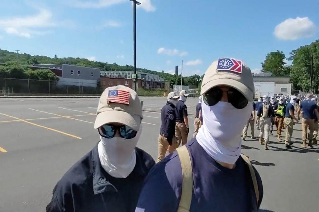 White supremacist group Patriot Front marches through Boston, assault black man trib.al/6fQDEER