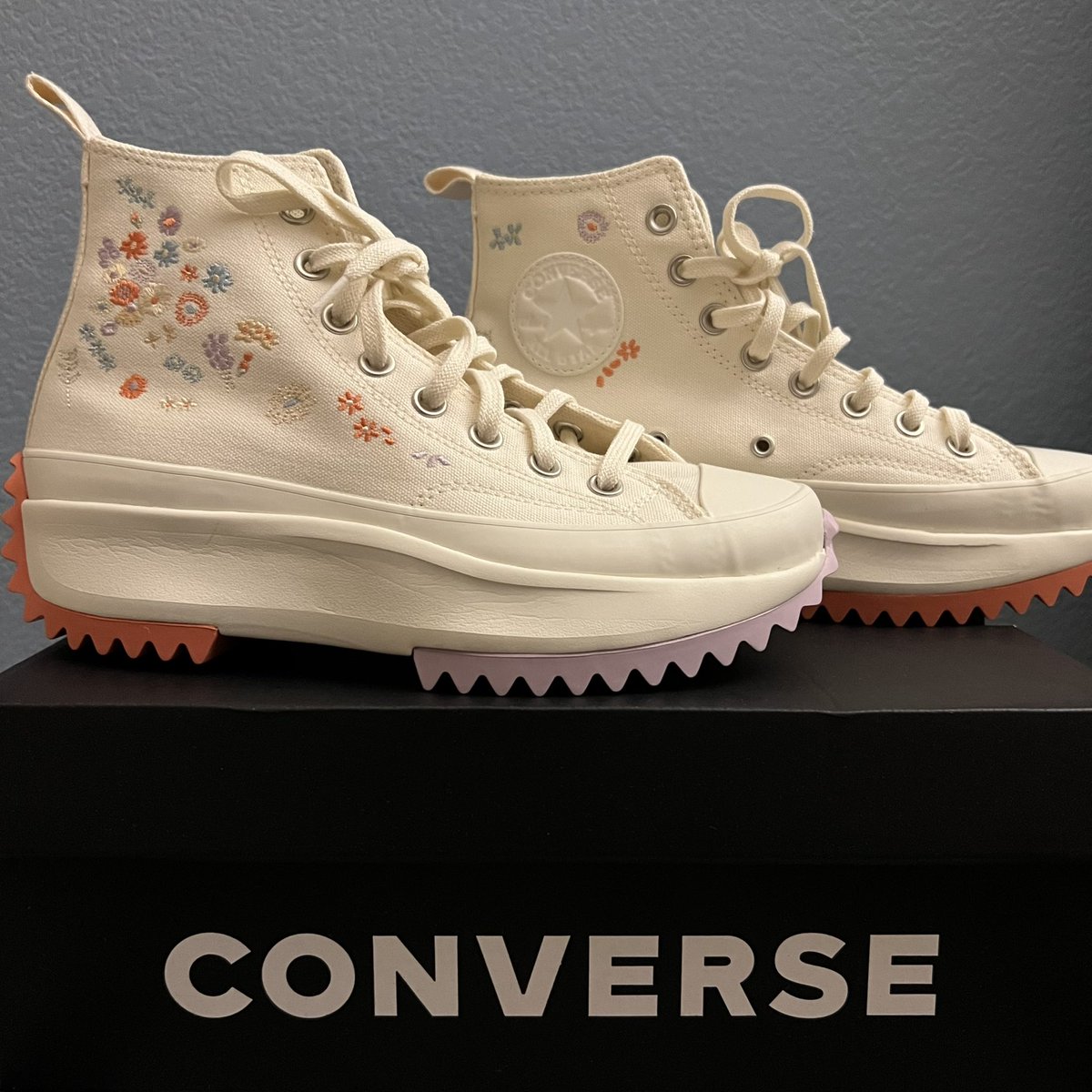 minniehauls's tweet photo. i finally got my dream shoes 🤍🙈 https://t.co/Iy3e62XgBp