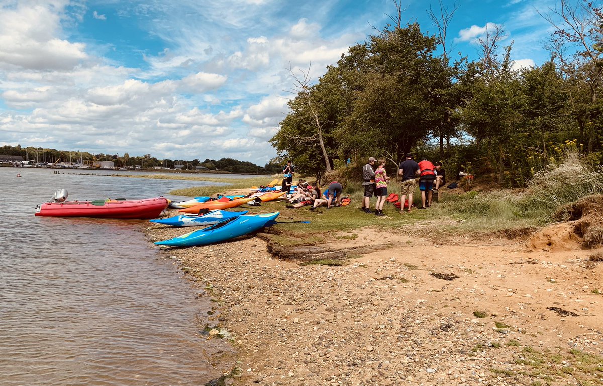 Enjoying lunch with <a href="/scouts/">Scouts</a> at the <a href="/nationaltrust/">National Trust</a> very own #Honolulu beach. I gave an impromptu lesson on local edibles including samphire and  hazelnuts.