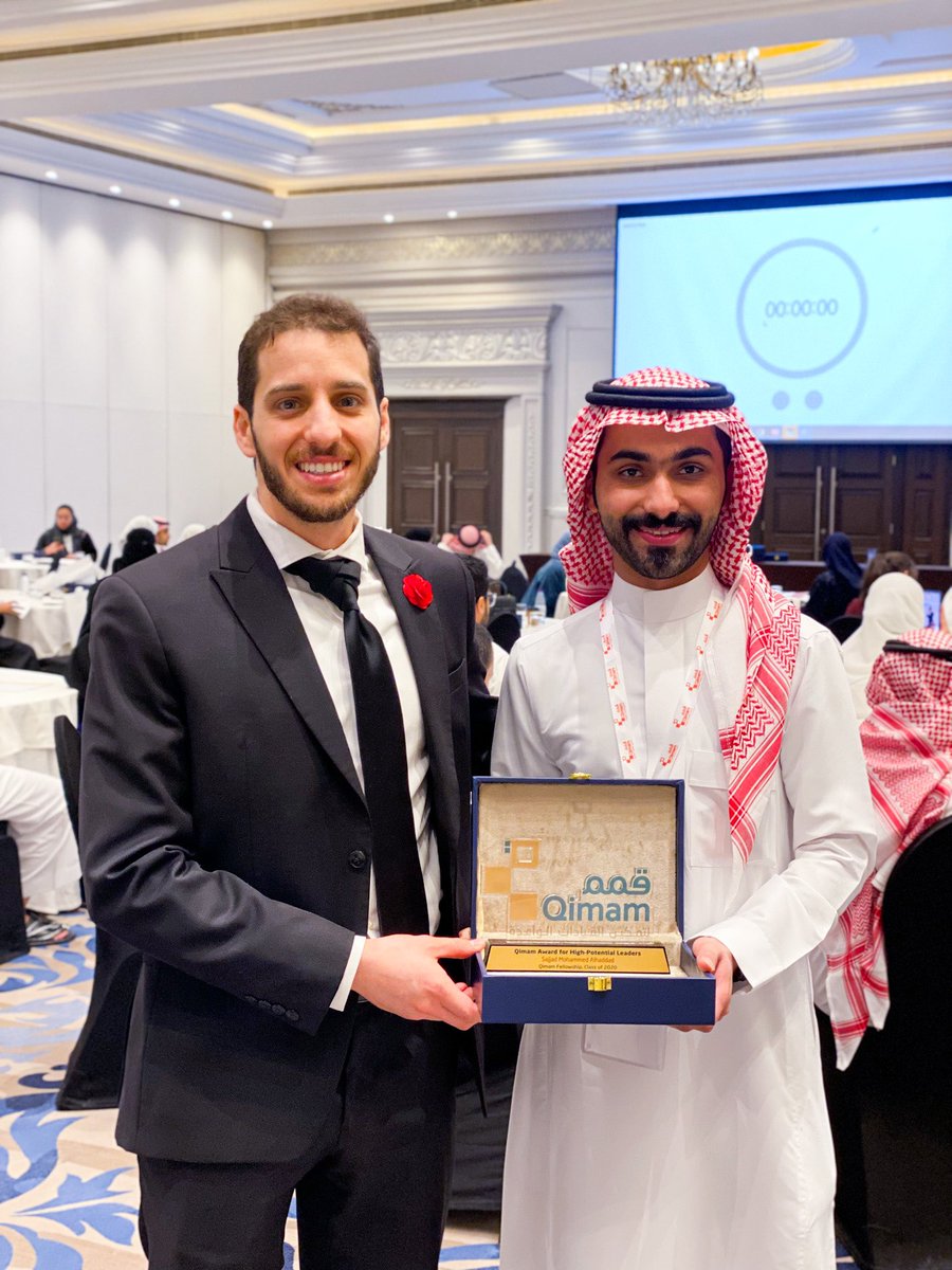 sajjad_smith's tweet photo. 2/July /2022 
يوم يخلد في ذاكرتي ، تجمع قمم لجميع الدفعات 2018-2019-2020-2021-2022
بحمد الله تم تتويجي بوسام زمالة قمم للقيادات الواعدة دفعة 2020 في منطقة الرياض،  شكرًا #قمم وشكرًا لكل أفراد عائلة قمم . 

#برنامج_قمم @QimamFellowship 
#قمم https://t.co/D046Mp8kNK