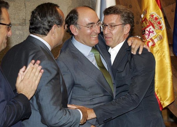 <a href="/BerbelJbn/">Yo mismo.</a> <a href="/CardenalNortis/">Luis</a> Tiene razón Feijóo, el PP se debe a las rentas más débiles y a la clase humilde, las rentas altas, los ricos y las grandes fortunas, se están echando a temblar, temiendo que gane las elecciones Feijóo.
Este ya está temblando de miedo: