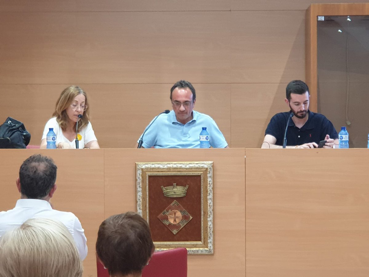 joseprull's tweet photo. Gràcies per l’acollida a Sidamon i a Bell-lloc d’Urgell, amb les respectives alcaldesses al capdavant! 
@Joanporras_ fa les preguntes pertinents per ajudar a explicar que tot el que vam fer té sentit i que ara cal culminar-ho.
Tossudament alçats! https://t.co/Cn2uhypXrp