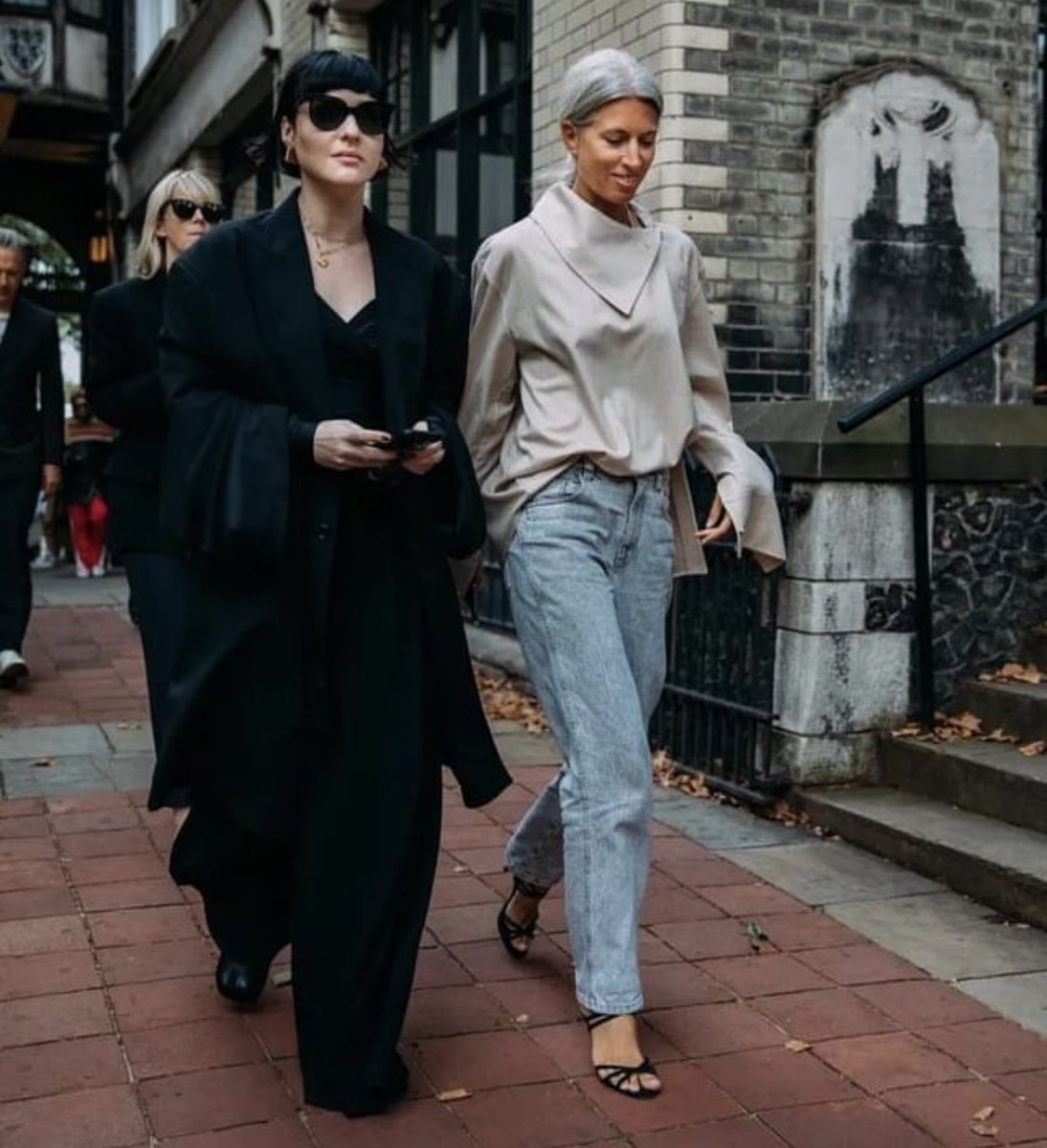 ConsultantAsia's tweet photo. Street style
Denim jeans 
*
#denim #jeans #denimjeans #fashionweek #streetstyle #streetstyleinspo #streetstylelook #streetstyleoutfit #myselection #styleinspiration #fashion #fashionstyle #style #outfit #fairuse #dailyoutfit #dayoutfit #outfitoftheday #ootd #fashionlook https://t.co/M3W7062jyh