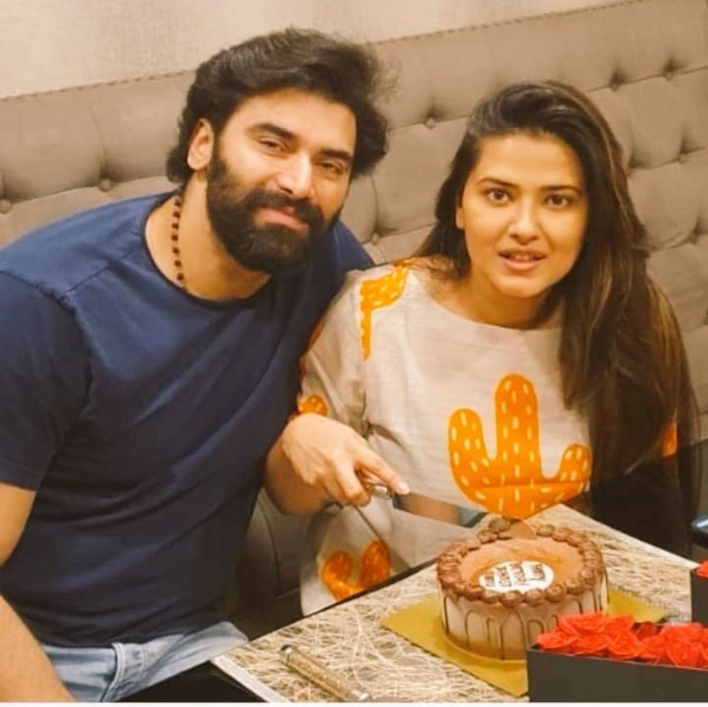 GyaanAshtra's tweet photo. Here's wishing a Very Happy Birthday to the one of my all time favourite ITV gorgeous actress #KratikaSengar Best wishes for your future and career. Keep shining Always
#HappyBirthdayKratikaSengar
#HappyBirthdayKratika
#KraNik
@kratikaonly @nikitindheer https://t.co/sq8Au8lJJj