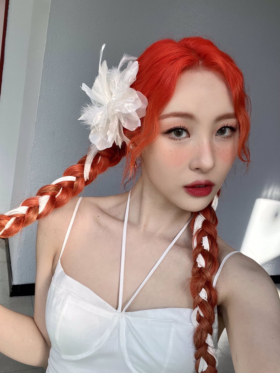 official_sunmi_'s tweet photo. [#MIYAPIC📸]

220703 SBS #인기가요

🚨(긴급) 갓기미야 때문에 열병환자 속출🚑
당연함. 이선미 세상 제일 핫함❤️‍🔥

#선미 #SUNMI
#열이올라요 #HeartBurn https://t.co/eQOZUwVG3M