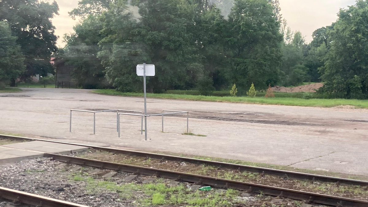 PilsCilvekiem's tweet photo. Pie Inčukalna stacijas.
#barjeras #dzelzceļš https://t.co/4WC7vypjhM
