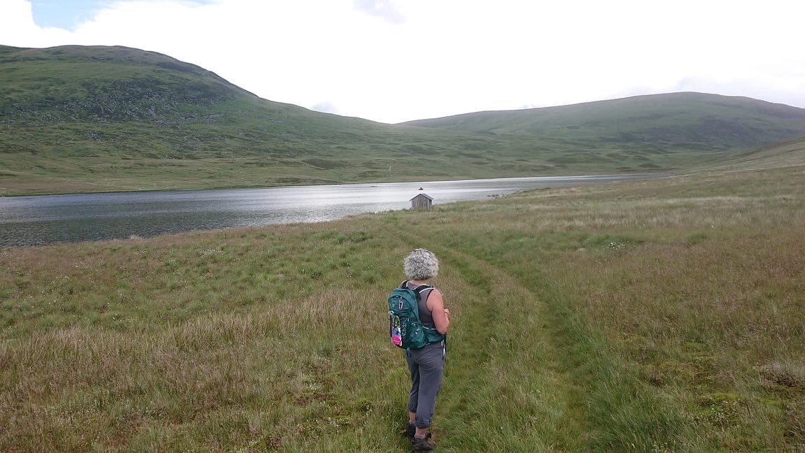 DMK_17's tweet photo. Overnight in Glen Isla and a lovely if not a bit squelchy walk up Mealna Letter and across to Loch Beanie #angusglens #goodtobeout #hills #therapy #nottoowet https://t.co/7Wxoa156Q7