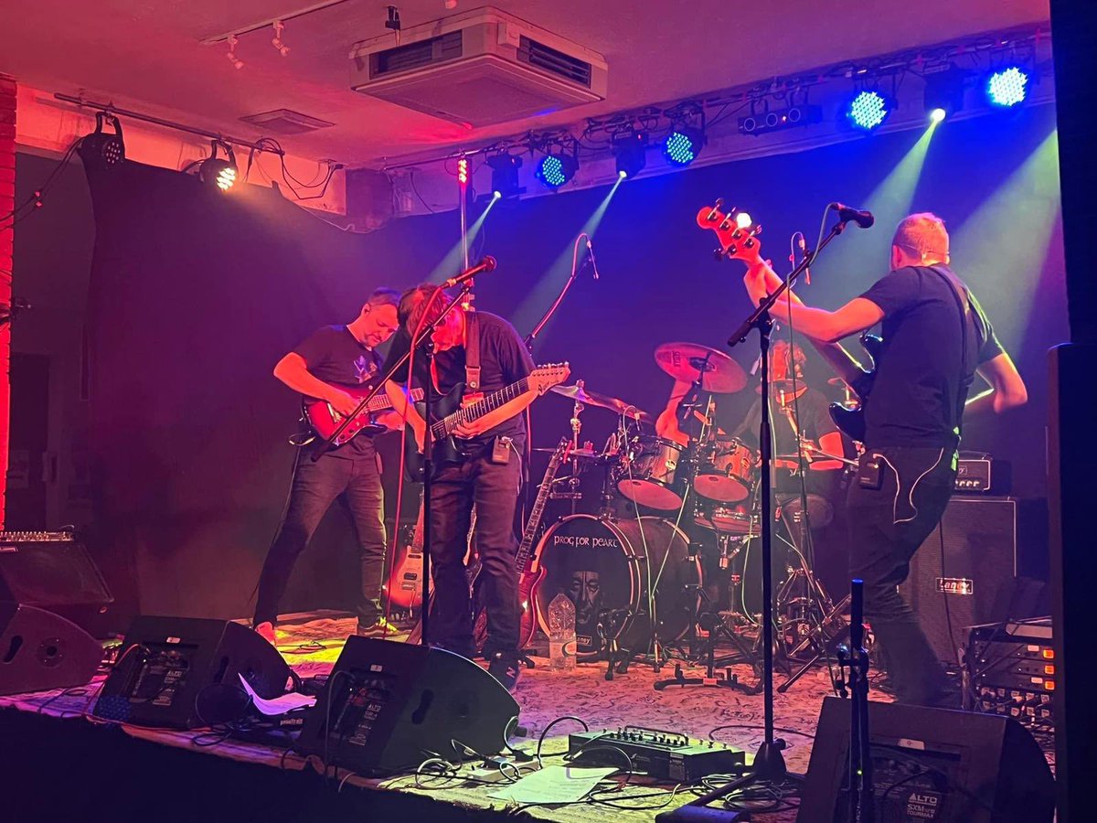 Feels so good to be playing live again! Huge thanks to Prog For Peart for having us - honoured to help celebrate the legendary Neil Peart (Tom’s fav drummer in case you didn’t know!), and raise money for brain cancer research too. Off to Tech Fest today! #Godsticks #ProgForPeart