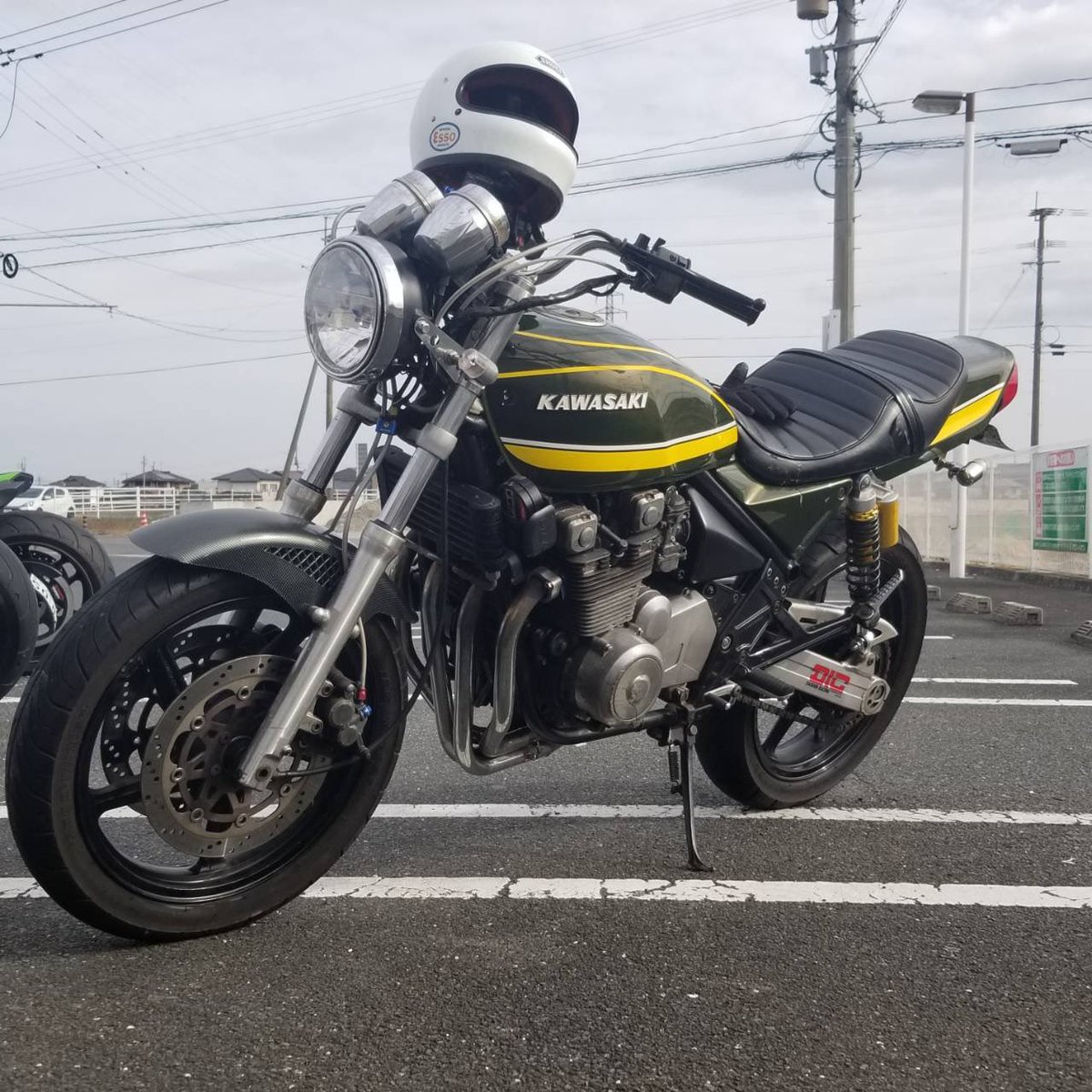 ゼファー400外装売ります
フロントフェンダーとコックセンサーキャップ付きません！
DMお待ちしてます🙏