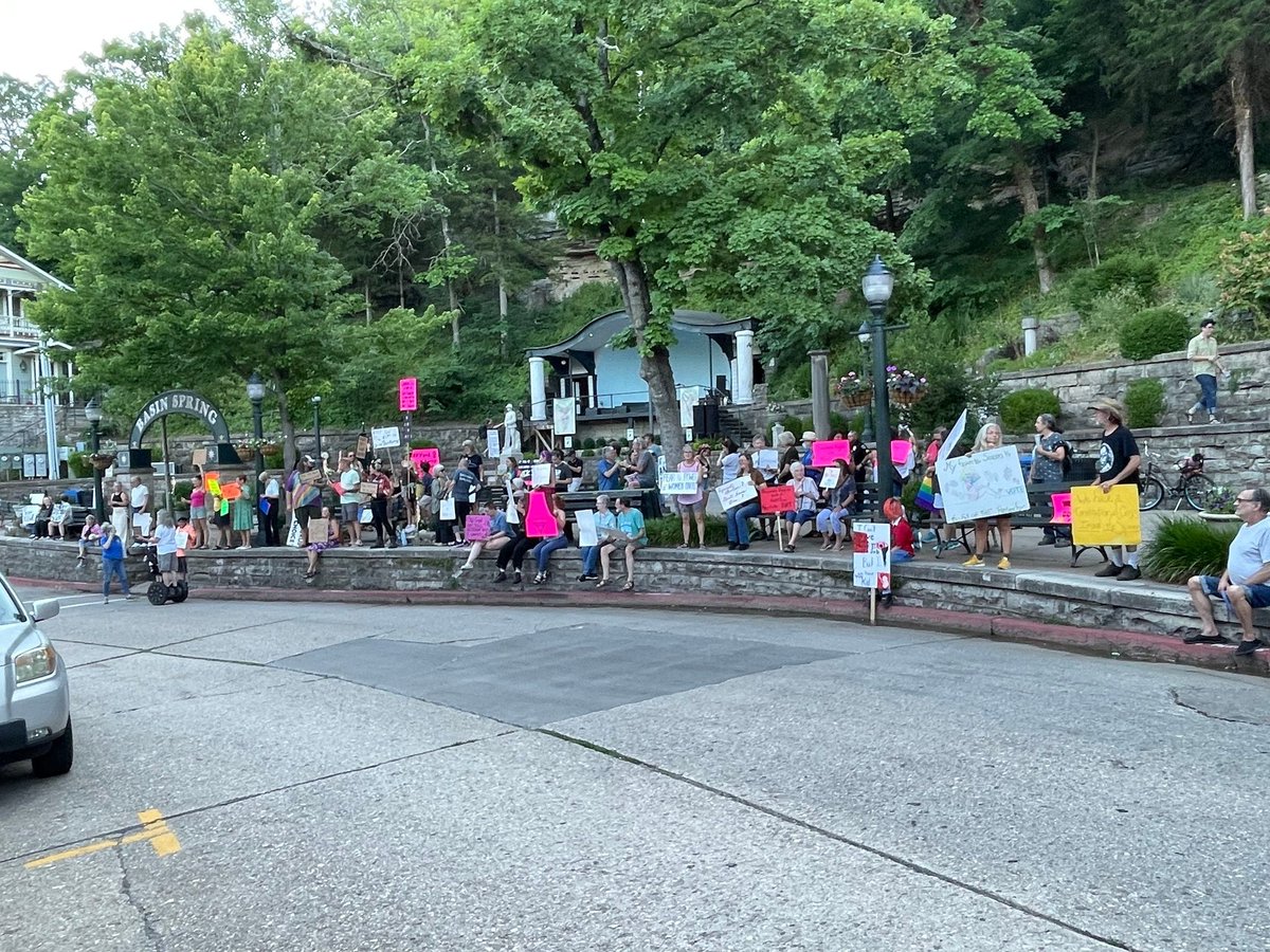 Town of 2,000 in red-state #Arkansas. Eureka Springs protest of #RoevWadeOverturned.  
#arpx #ARNews #RoeVWadeprotest