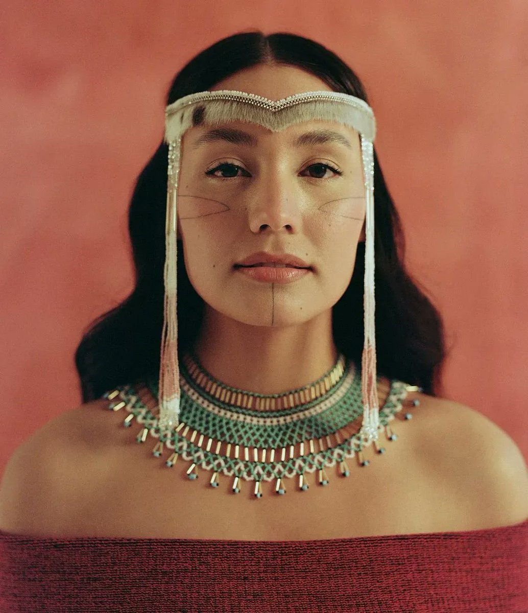 MatteStories's tweet photo. #SundayStyleIcon | Indigenous creator, model and throat singer #ShinaNova inspires us every day. Known for her TikTok videos that highlight her culture and family legacy, Shina fuses her fashion with contemporary and traditional garments to create unforgettable looks. https://t.co/zLiulP9cE2