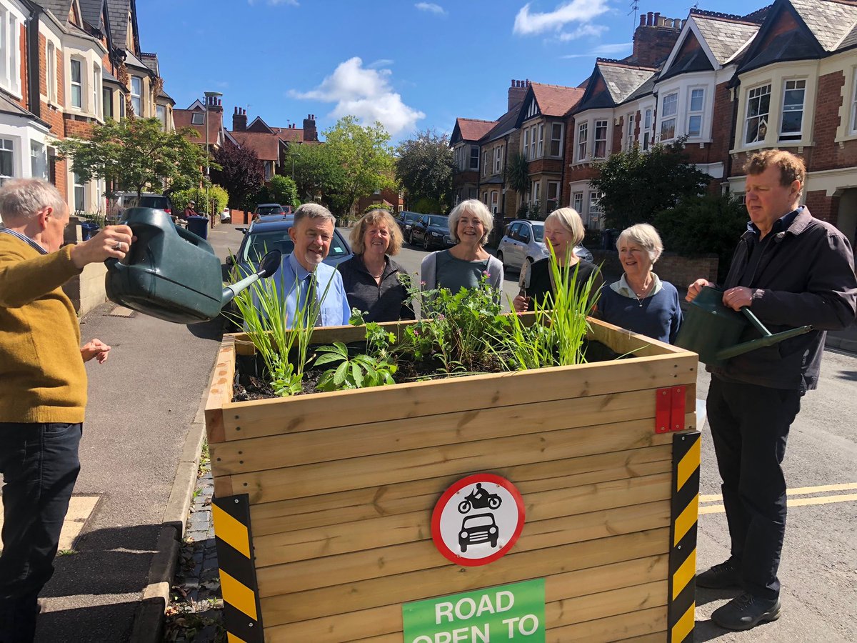 Thanks to everyone involved in bringing our #planters to life. Wonderful to see so many #DivinityRoad neighbours. Wonderful to be able to hear each other speak (without the roar of traffic) #EastOxfordLTNs #communityplanting #peoplefriendlystreets #climatesafestreets