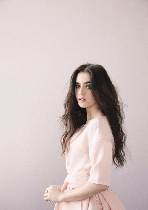 Looking at you.

✨