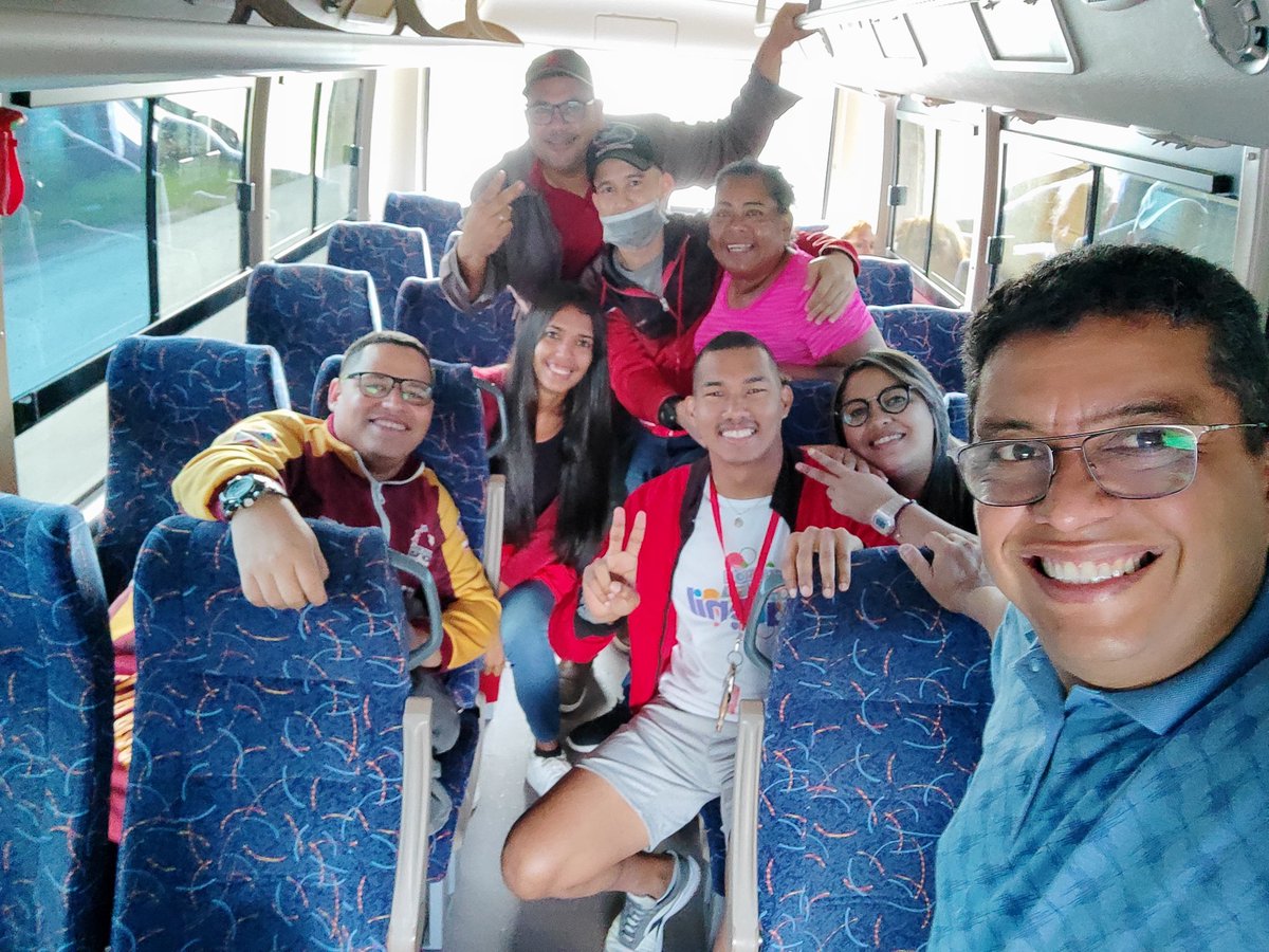 Delta siempre victorioso ¡Yakerara ma Warao Tuma!  rumbo a la ciudad de Caracas, con disciplina y constancia la delegación del estado Sur oriental a clases en LAUICOM ¡Venceremos! 
#RefuerzaTuVacuna

<a href="/NicolasMaduro/">Nicolás Maduro</a> <a href="/dcabellor/">Diosdado Cabello R</a> <a href="/lauicom/">UNIVERSIDAD INTERNACIONAL DE LAS COMUNICACIONES</a> <a href="/GobLizeta/">Lizeta Hernández Abchi</a>