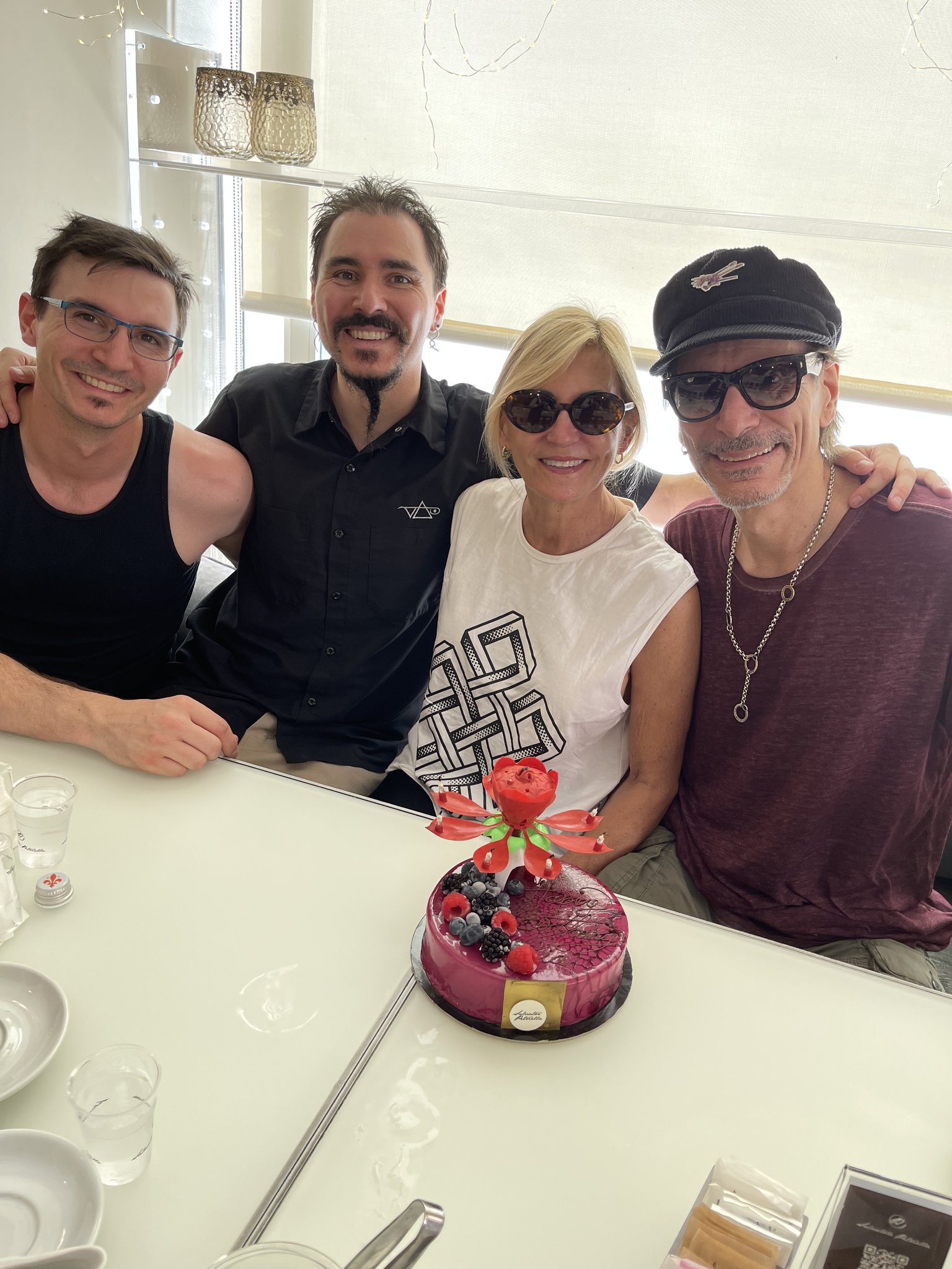  Steve Vai ·
13 min
Happy Birthday to our Queen             Pia in Bari, Italy today. 