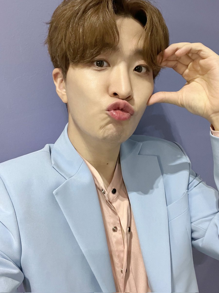 영재 YOUNGJAE tweet media