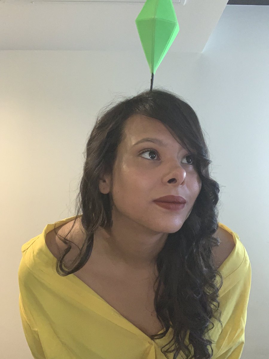 MurkMaestro's tweet photo. @SimsCreatorsCom @GACUCon @CottoneeSocks @TheSims TRYING to dress up like my simself for @GACUCon https://t.co/dYdgmzaMui