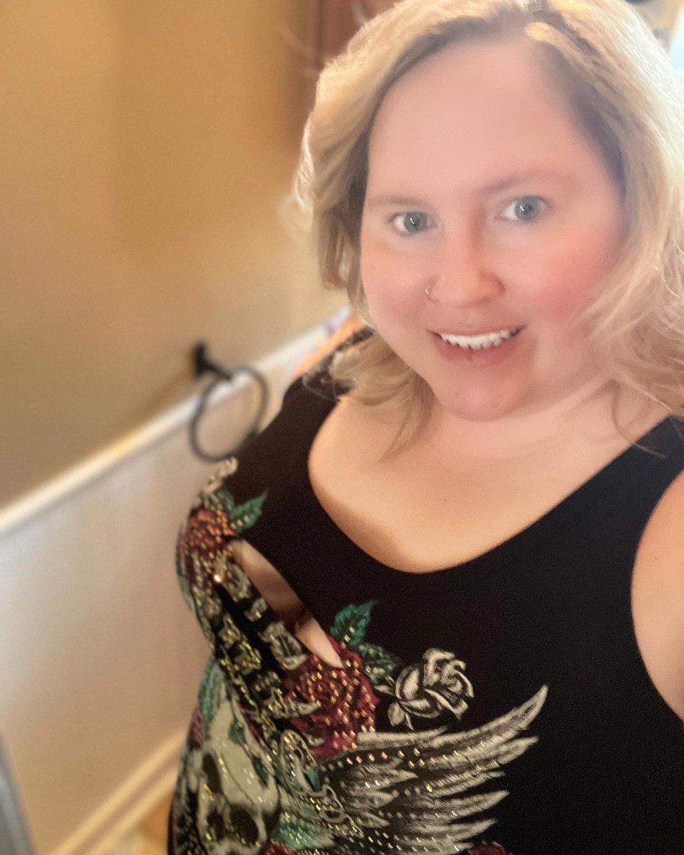 Lisa_Marie23's tweet photo. #nofilter #nomakeup https://t.co/2RhOLp5RRd