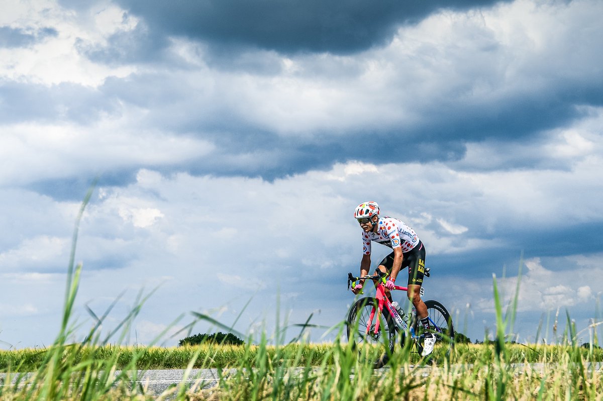 One man with a whole country behind him! 🇩🇰

Seul au monde, mais avec tout un pays derrière lui ! 🇩🇰

#TDF2022