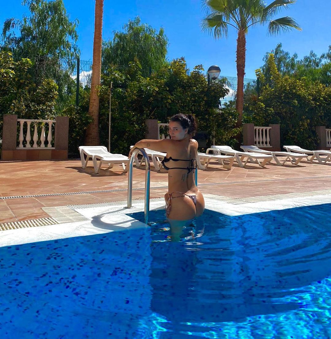 SpreadSomeHope's tweet image. Pool day ☺️