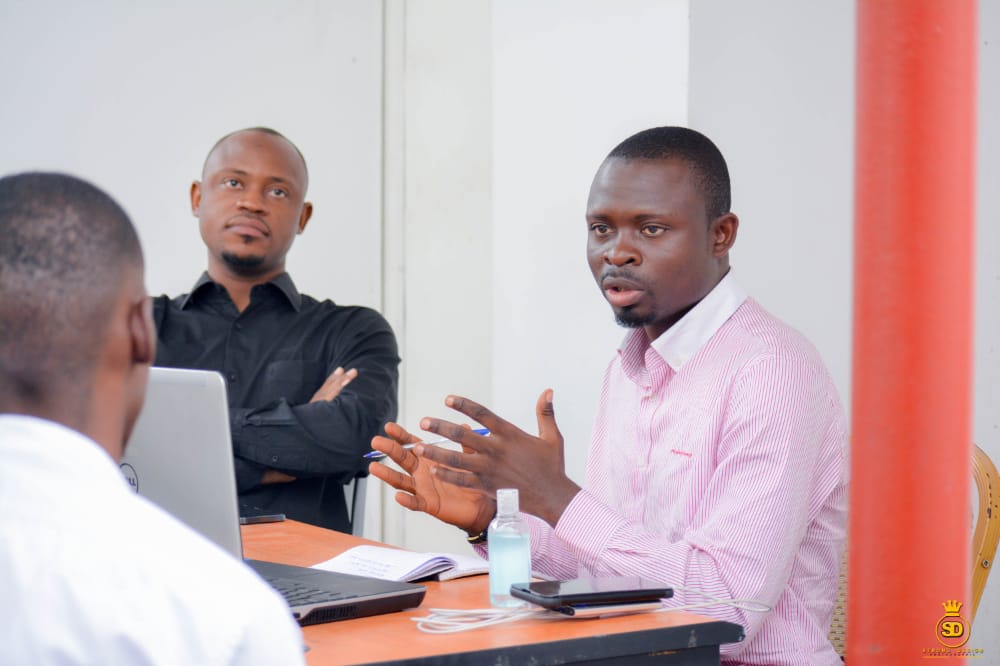 BobelabiR's tweet photo. L'#UNC est une fortune inégalable,inciter les congolais d'y adhérer demeure notre  leitmotiv.C'est ds cette optique que le #Lionceau du #MWALIMU @VitalKamerhe1,#Crdon @KamusakyJossar1 a réuni son breau pr bouster la #Redynamisation du #SG @BillyKambale1 5⭐ds son ressort.#Bravo https://t.co/ac9b34nEWe