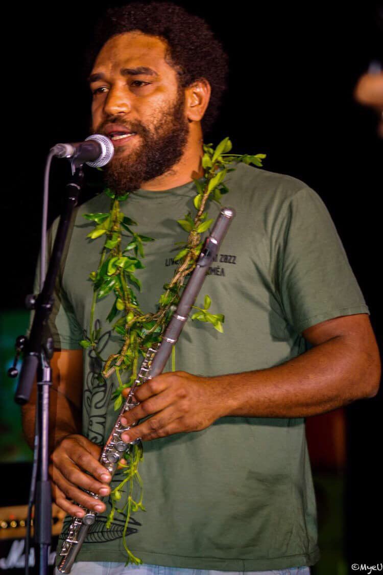 myesnj's tweet photo. Hyarison en concert au centre provinciale de Pomemie (Koohne) le 26 juin 2022 #Kaneka #Hyarison #NouvelleCaledonie #Music #Kanaky https://t.co/N2Li8ggNrZ